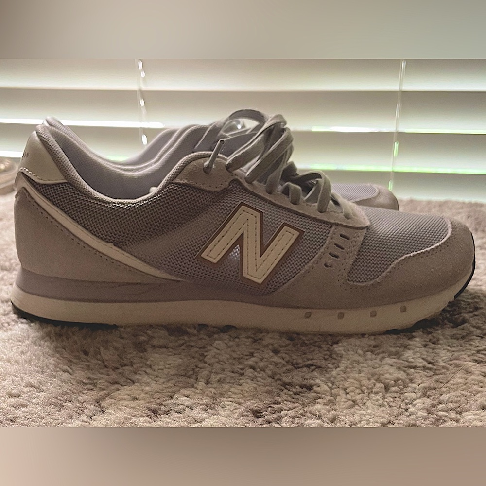 New Balance 311 LG2 shoes good condition